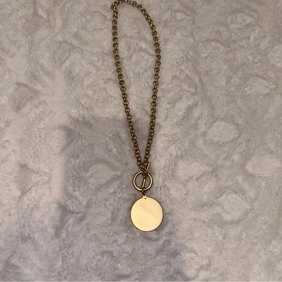 Leo Zodiac Sign Gold Bar Closure Necklace - Picture 3 of 5